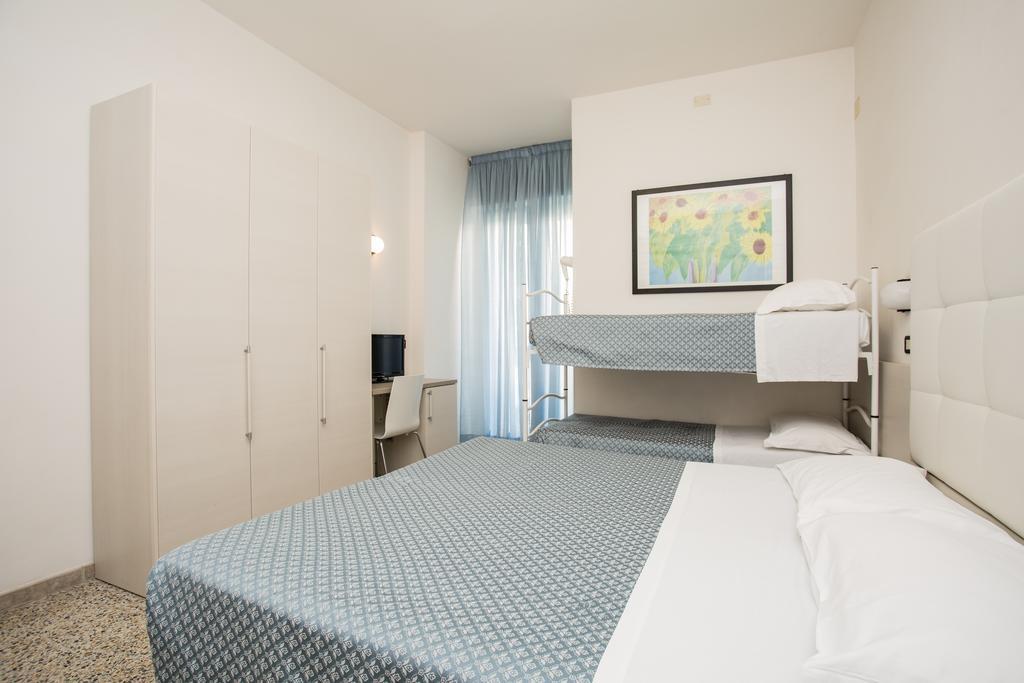 Hotel Elite كاتوليكا المظهر الخارجي الصورة