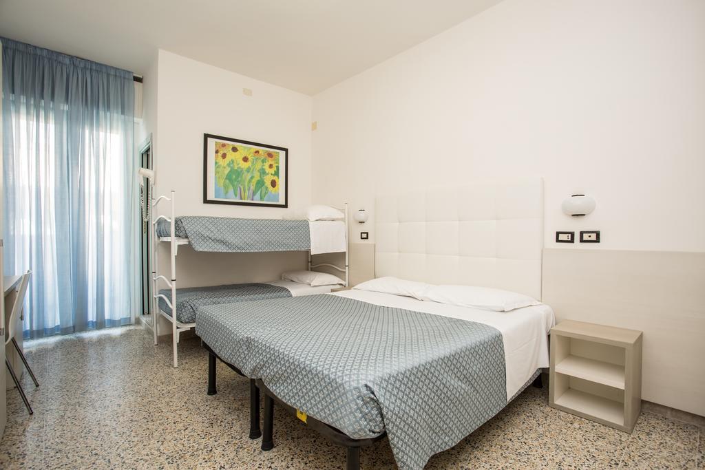 Hotel Elite كاتوليكا المظهر الخارجي الصورة