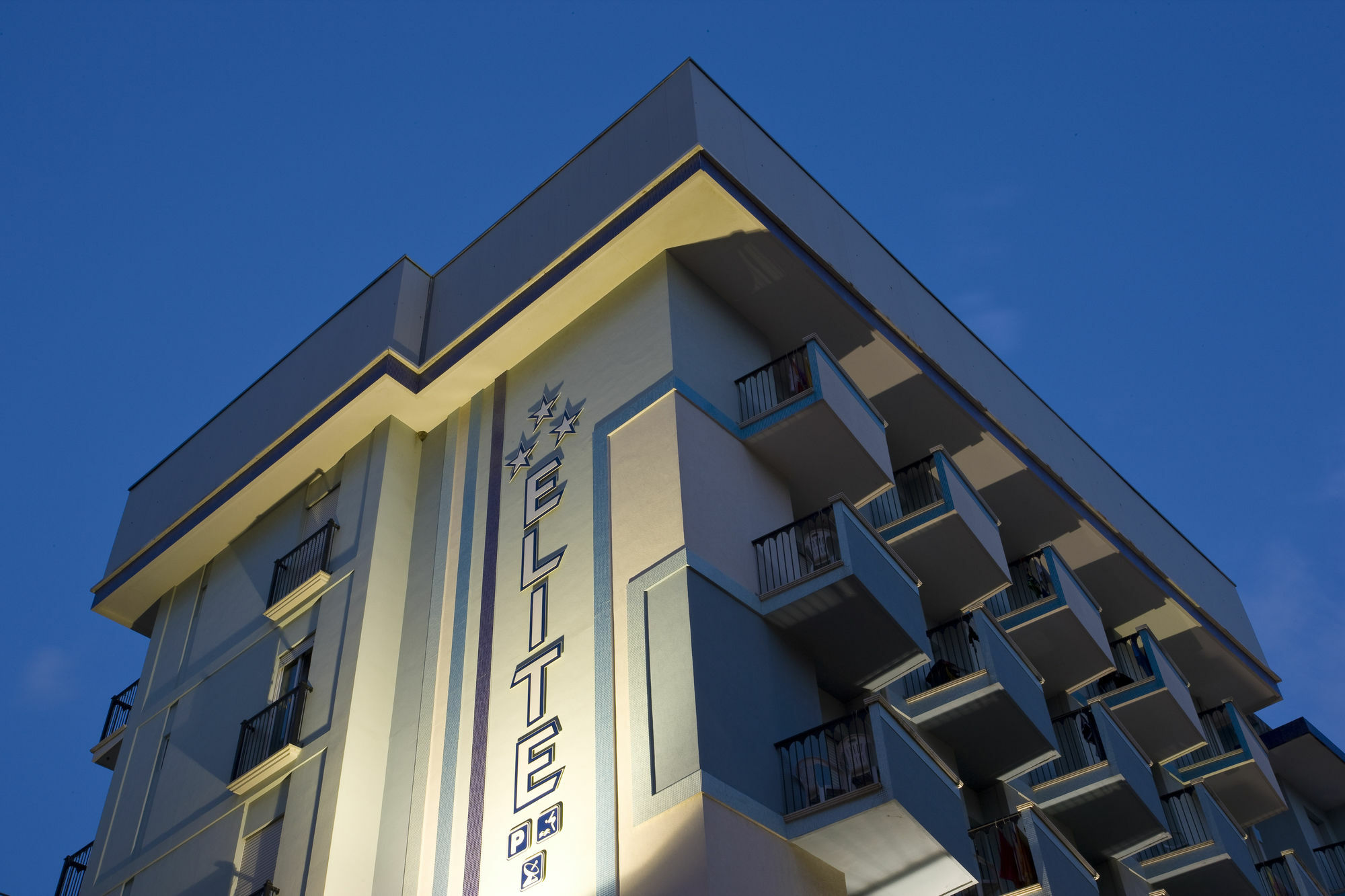 Hotel Elite كاتوليكا المظهر الخارجي الصورة